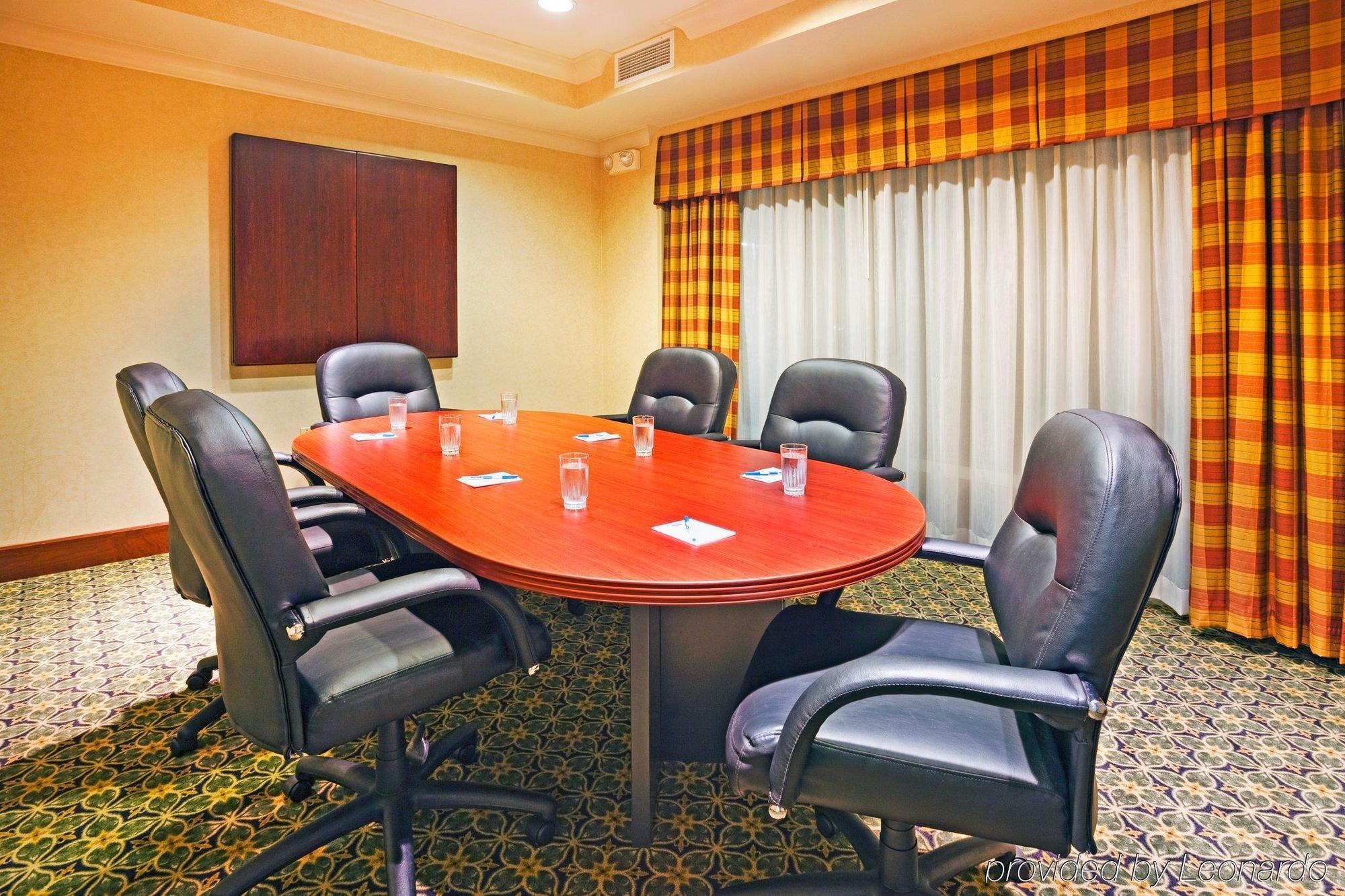 Staybridge Suites Chattanooga Downtown - Convention Center By Ihg Съоръжения снимка